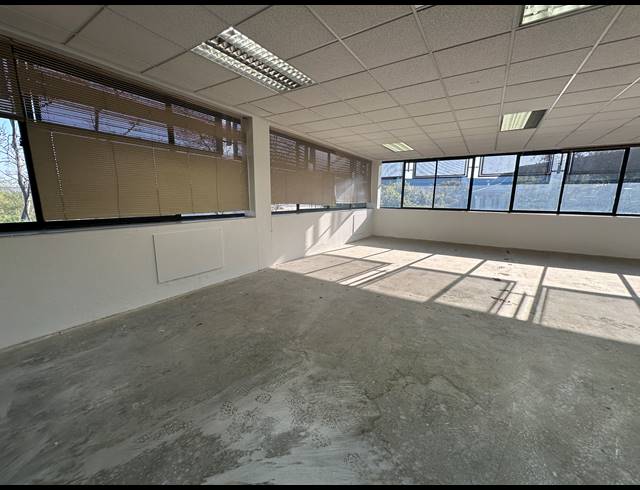 302M² OFFICE TO LET IN WOODMEAD
